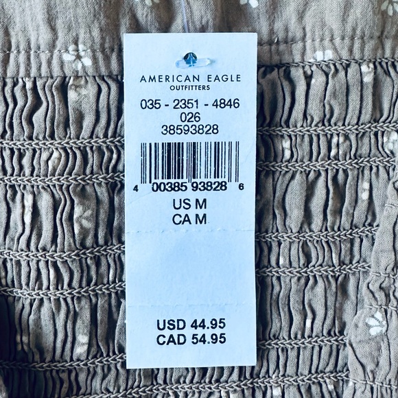 AMERICAN EAGLE tan w/white flowers smocked flutter sleeve tie front top M - NWT! - Picture 5 of 5